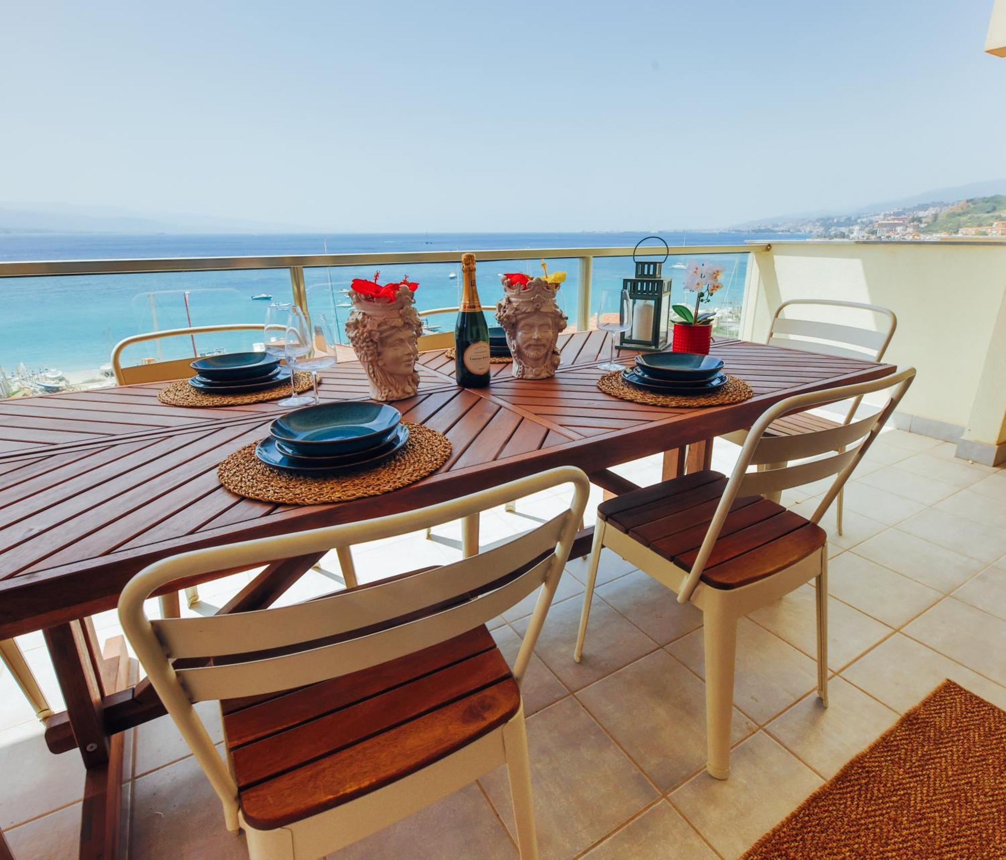 Luxury Apartment Messina Exterior photo